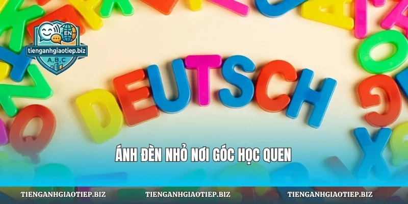 Ánh đèn nhỏ nơi góc học quen